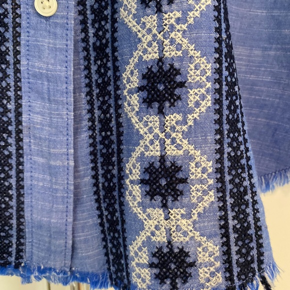 Gap Fitted Boyfriend Shirt - EUC - Picture 7 of 9